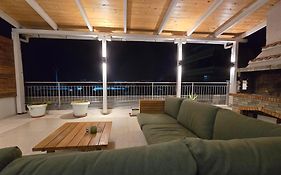 Penthouse Nea Smirni